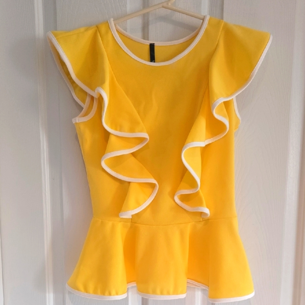 YoYo 5- Yellow Ruffle Sleeveless Top, Size Small
